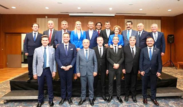 CHP’Lİ BELEDİYE BAŞKANLARINDAN KURULTAY BİLDİRİSİ