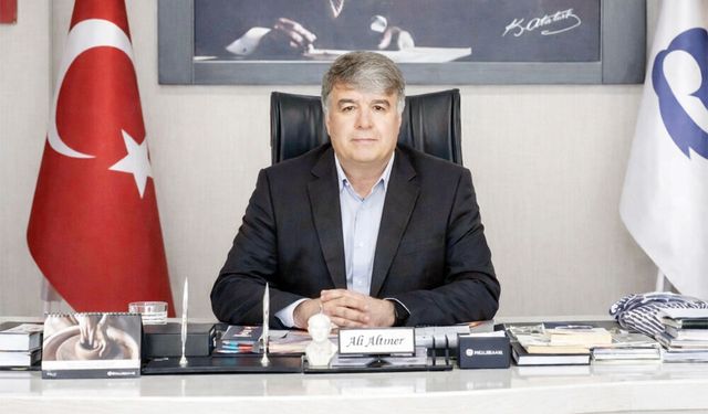 ÇARDAK BELEDİYE BAŞKANI ALİ ALTINER: BAĞIMSIZLIĞIN  EN GÜÇLÜ SİMGESİ