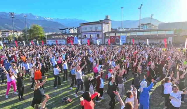 KADINLARIN RİTMİ DENİZLİ’YE ENERJİ KATTI