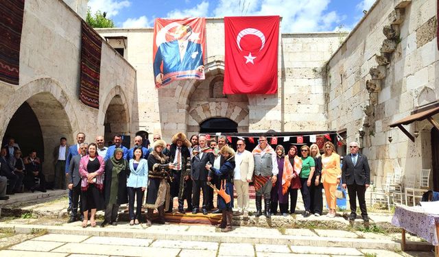 DENİZLİLİ YÖRÜKLER, AKHAN KERVANSARAYI’NDA BULUŞTU