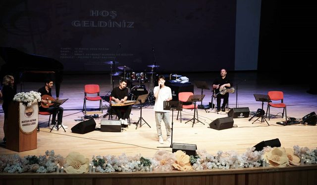 DENİZLİ ŞARKISINI SÖYLEDİ