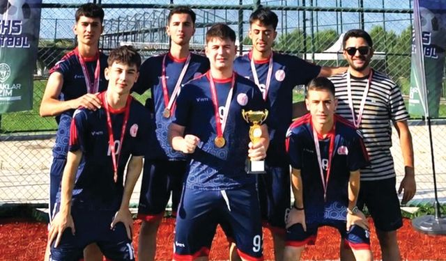 5X5 FUTBOLDAN ÜÇÜNCÜLÜK GELDİ