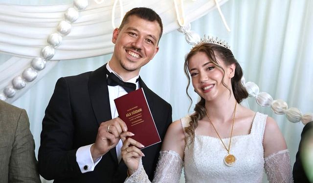 BABADAĞ BELEDİYE BAŞKANI KUMRAL KIZINI EVLENDİRDİ