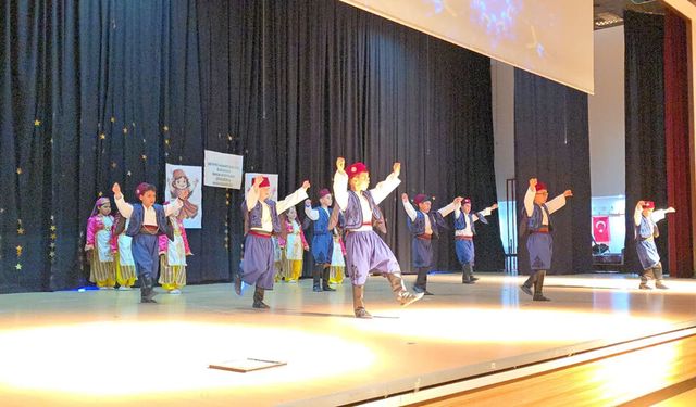 MİNİKLERDEN HALK OYUNLARI ŞÖLENİ