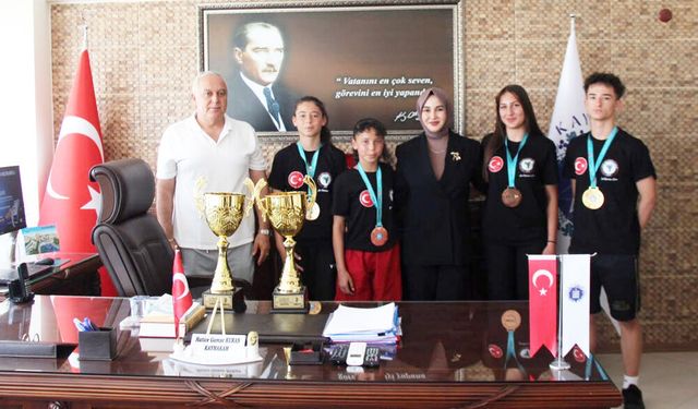 ÇAL KAYMAKAMI HATİCE GAMZE KURAN’DAN ŞAMPİYONLARA DESTEK