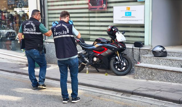 ACEMİ KUNDAKÇI MOTOSİKLETİ YAKAMADI