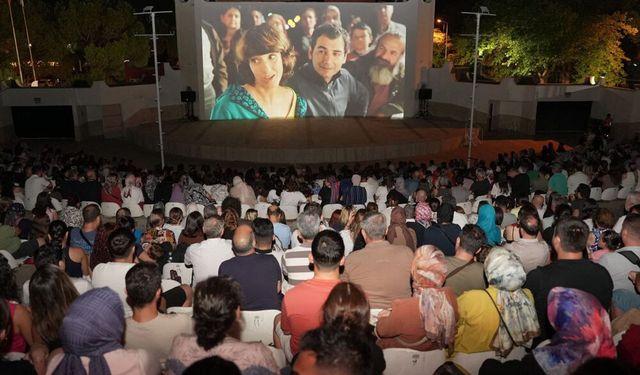 USTALAR SİNEMASEVERLERLE BULUŞTU