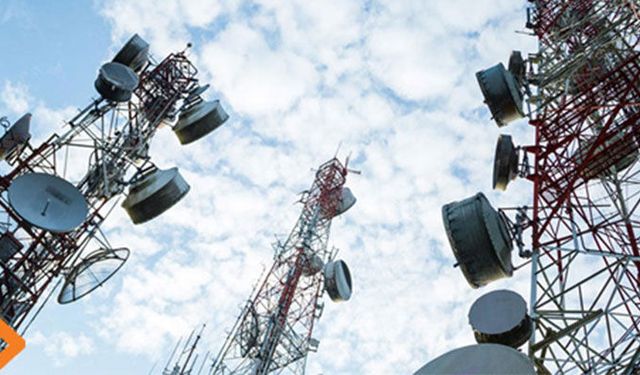 TELEFONLA KONUŞMAK İÇİN SİNYAL PEŞİNDE KOŞUYORLAR!