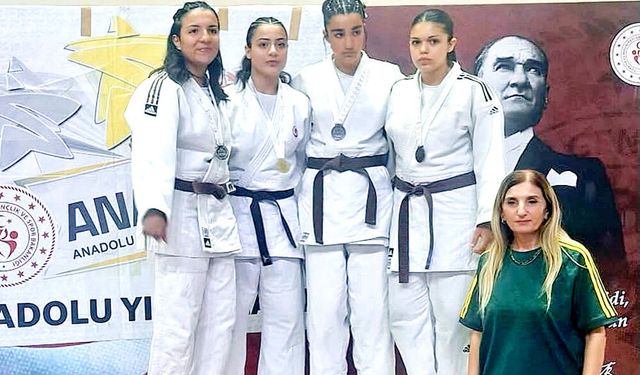 EFE KAĞAN HAYTABEY ANALİG FİNALLERİNDE