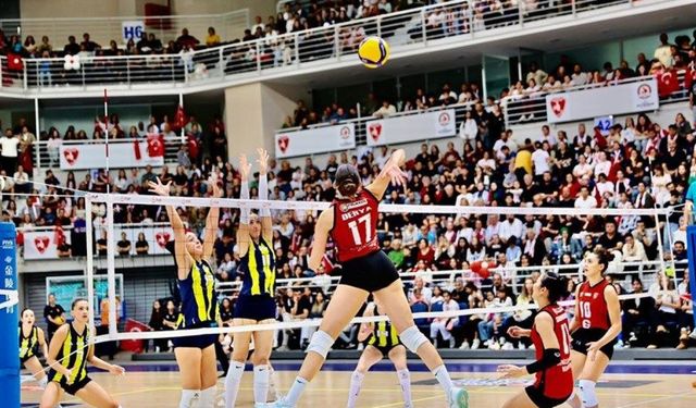 SEZONU FENERBAHÇE İLE AÇIYOR