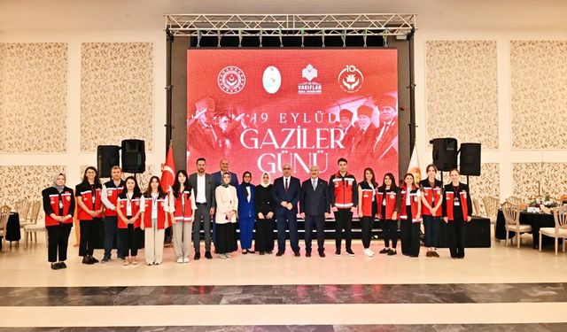 “BU ÜLKE VARLIĞINI KAHRAMANLARA BORÇLU”