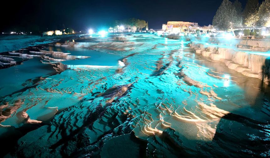 GECE ZİYARETİNE AÇILAN PAMUKKALE VE HİERAPOLİS’E 76 BİN KİŞİ GELDİ