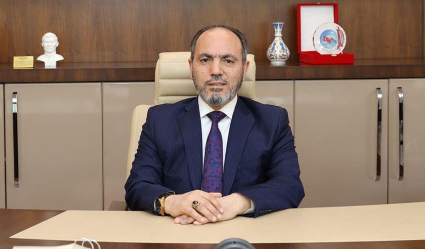 İNSANLIK ONURUNUN YÜKÜNÜ TAŞIYOR