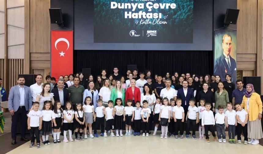 ÖĞRENCİLER GERİ DÖNÜŞÜM MATERYALLERİ İLE SERGİ OLUŞTURDU