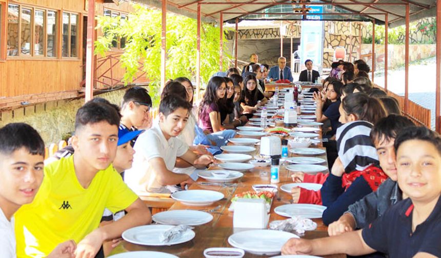 ÇAMELİ’DE SINAVCI ÖĞRENCİLERE MORAL