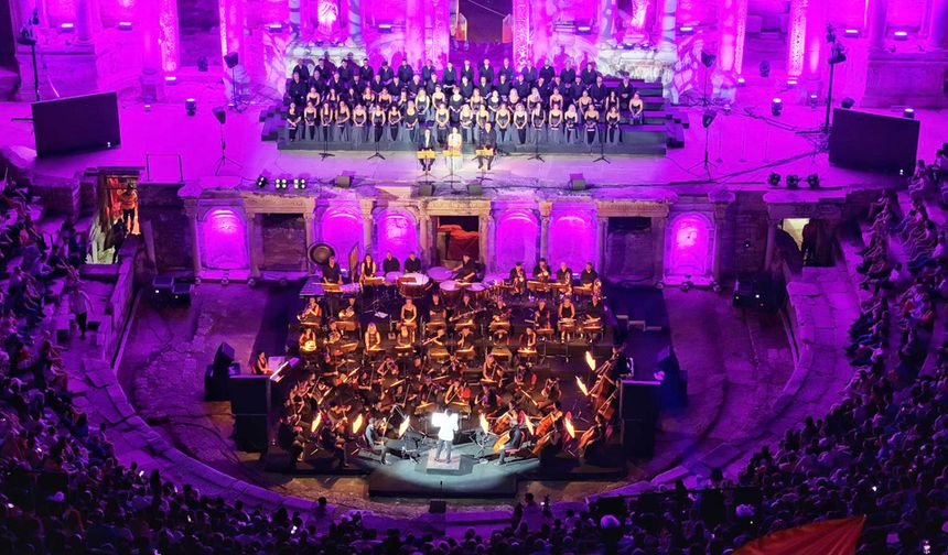 TARİHİ KENTTE TARİHİ KONSER