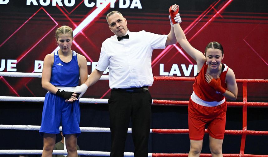 GENÇ BOKSÖR CEYDA KURU AVRUPA ÜÇÜNCÜSÜ