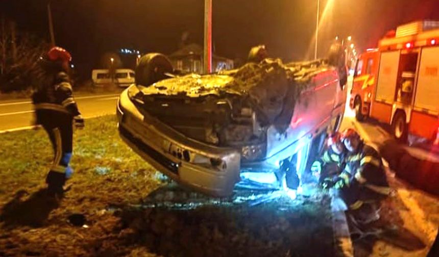 YOLDAN ÇIKAN OTOMOBİL TERS DÖNDÜ: 1 YARALI