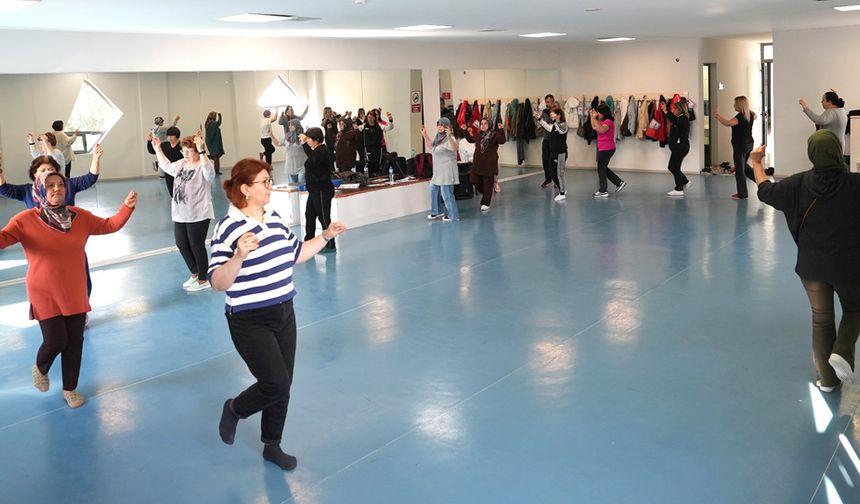 ZEYBEK BİLMEYEN KADIN KALMAYACAK