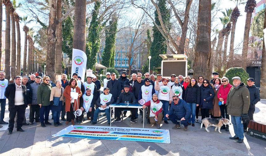 EMEKLİLER MEYDANLARDA