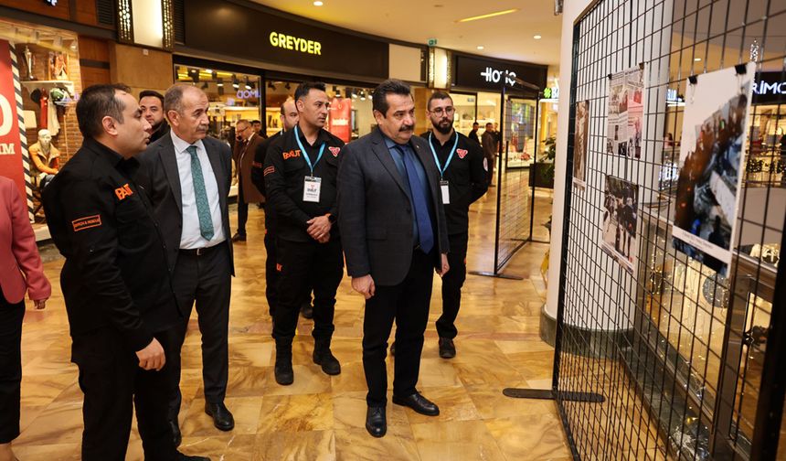 HÜZÜN VE FARKINDALIK BİR ARADA