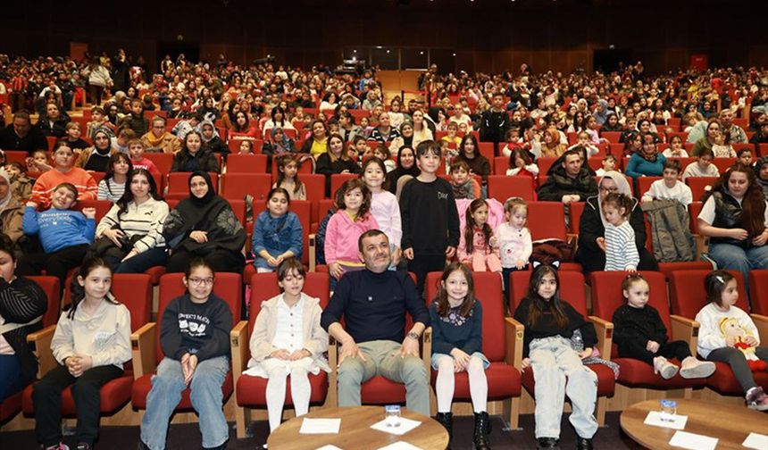 MİNİKLERİN SİNEMA KEYFİ