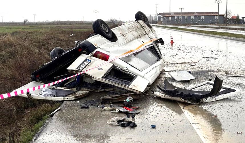 TRANSİT KAĞIT GİBİ EZİLDİ