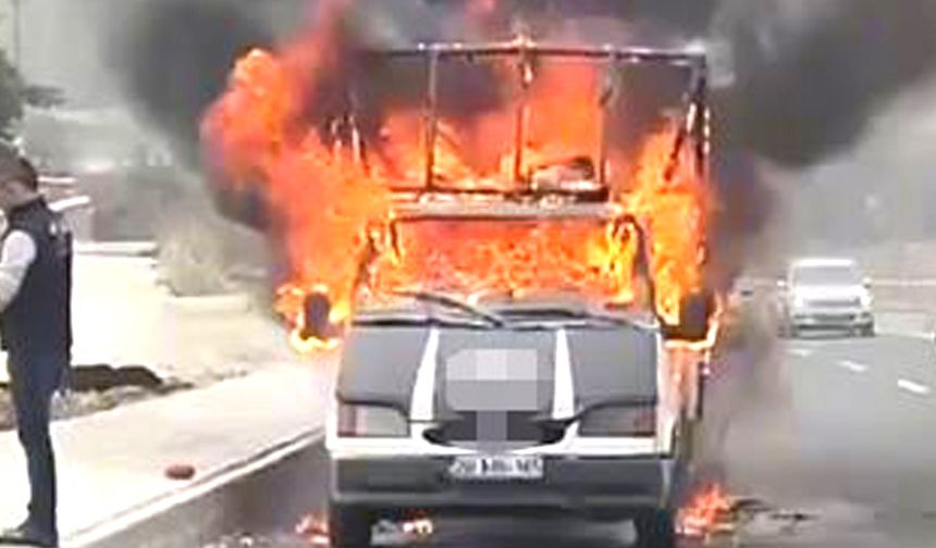 CANKURTARAN’DA SEYİR HALİNDEKİ ARAÇ YANDI