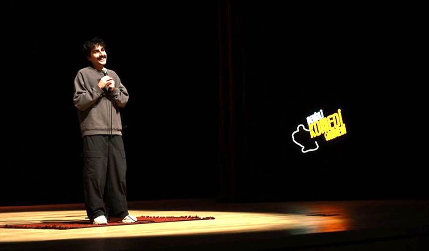 DENİZLİ’DE MİZAH RÜZGÂRI ESTİ