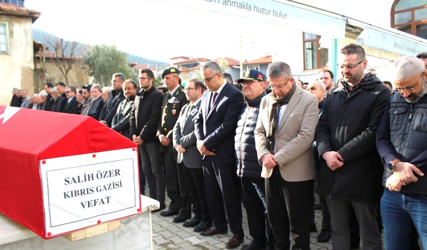 KIBRIS GAZİSİ SALİH ÖZER EBEDİYETE UĞURLANDI