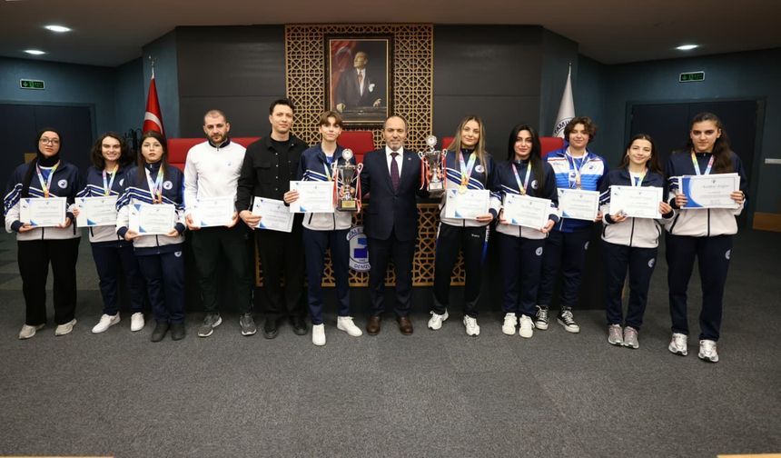 PAÜ’LÜ SPORCULARA BELGELİ TEŞEKKÜR