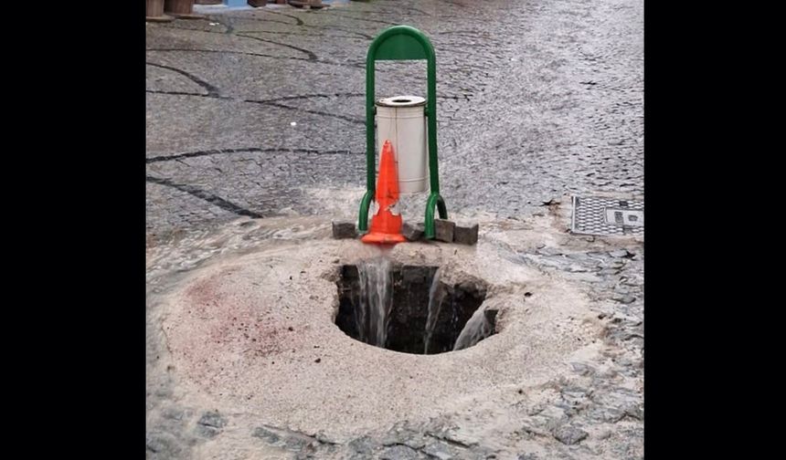 TARİHİ YOL YENİDEN ÇÖKTÜ