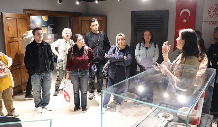 ANTİK TIP ALETLERİ SERGİSİ’NE YOĞUN İLGİ