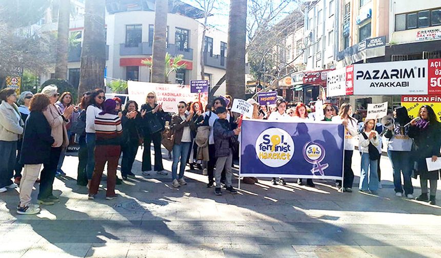 KADINLAR MEYDANLARDA