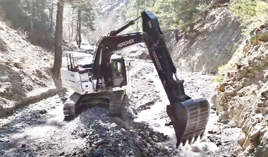 SULAMA TESİSİ YERLE BİR OLDU