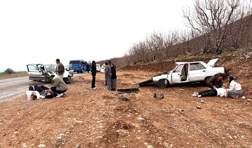 İKİ AYRI KAZA 8 YARALI