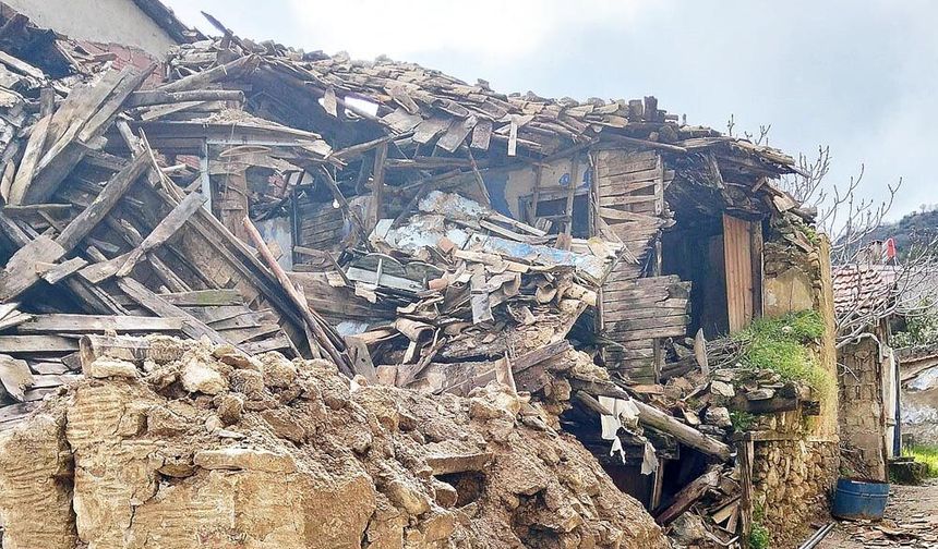 BULDAN’DA METRUK EV ÇÖKTÜ