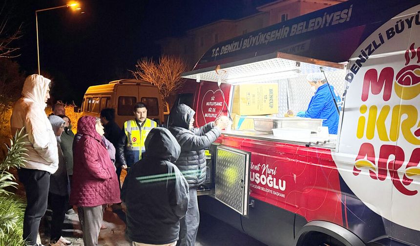 DEPREM BÖLGESİNDE SAHUR MESAİSİ