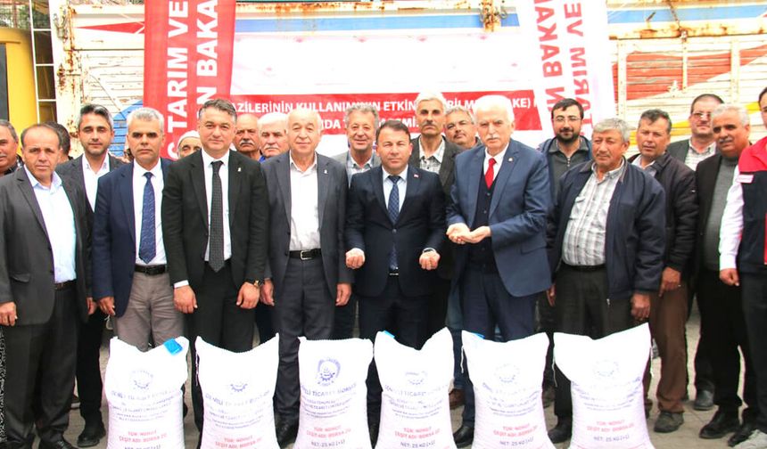ÜRETİCİYE NOHUT TOHUMU DESTEĞİ