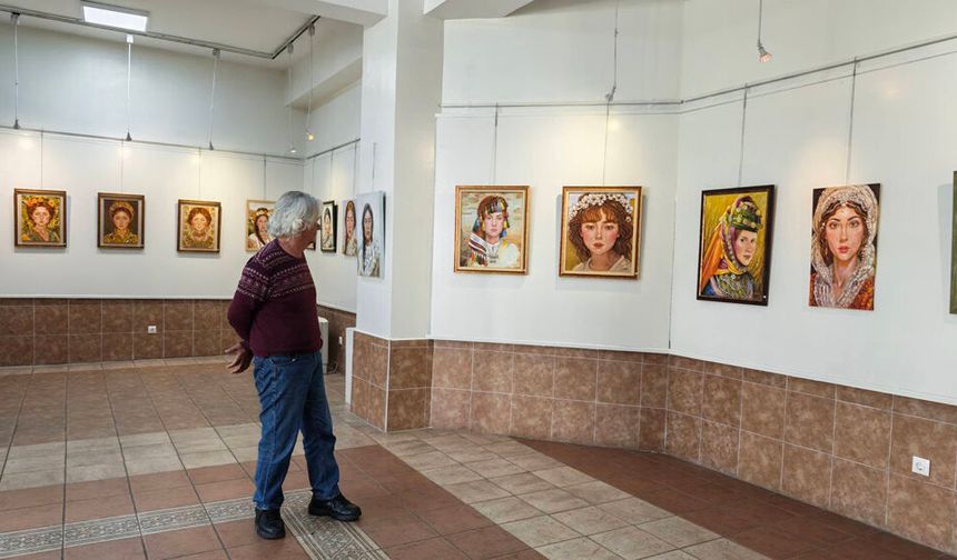 GÜRCAN’DAN “KADIN BAŞLIKLARI VE PORTRE” SERGİSİ