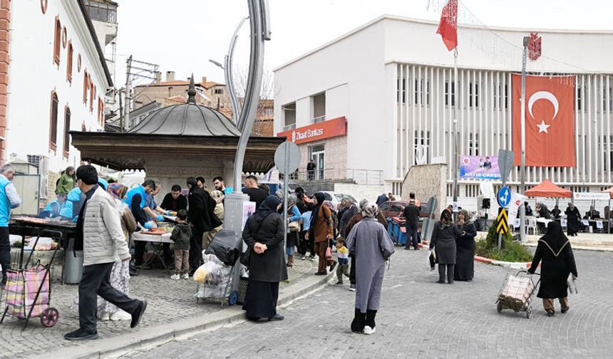 EVLENECEK GENÇLER İÇİN HAYIR ÇARŞISI