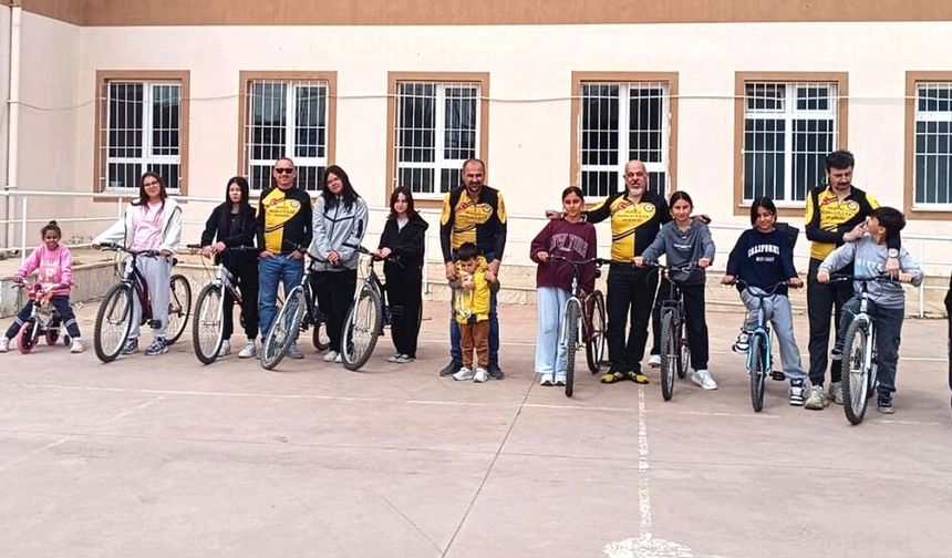 DENİZLİ'DE KÖY OKULLARINDA PEDALLAR YENİDEN DÖNÜYOR