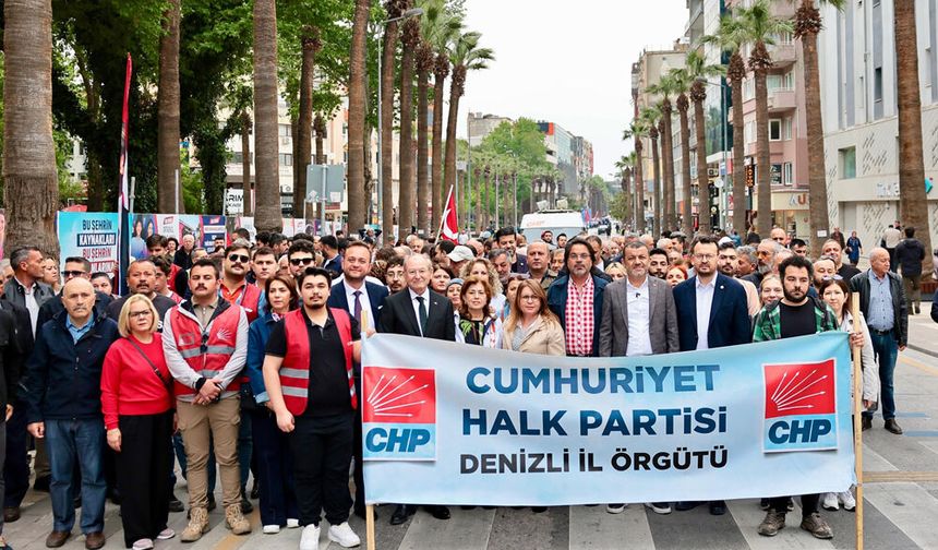 EMEKÇİLER MEYDANLARDA