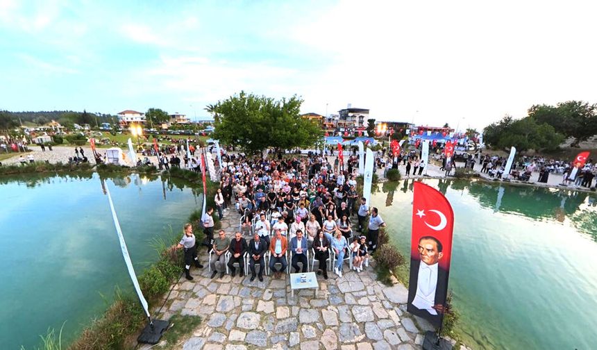 PAMUKKALE’DE ANNELER GÜNÜ COŞKUSU