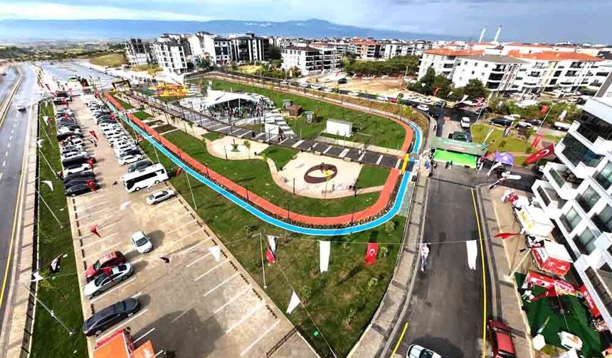 BARIŞ PARKI AÇILIŞINDA GÜVERCİNLER UÇURULDU