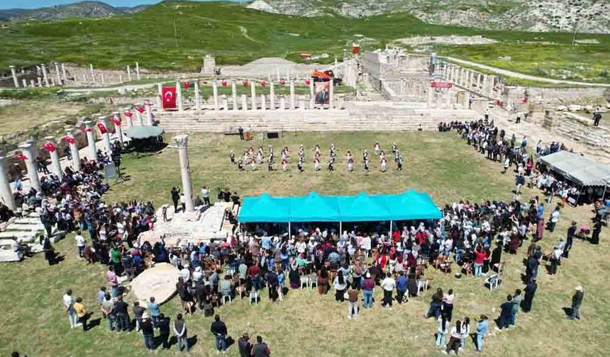 TRİPOLİS’TE BAYRAM