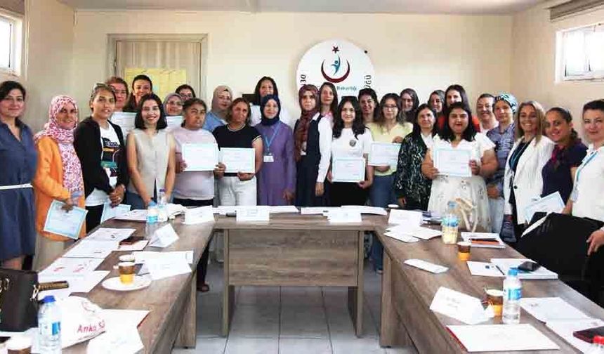 SAĞLIK ÇALIŞANLARINA ANNE SÜTÜ ANLATILDI