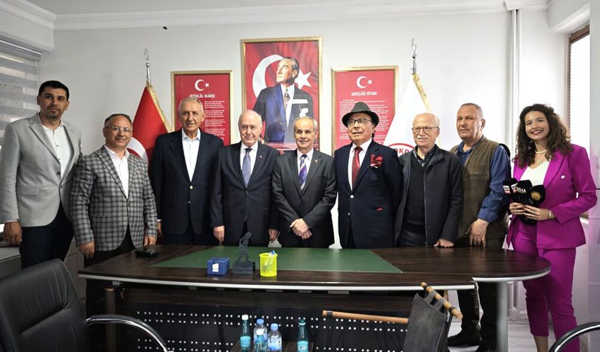 DEMOKRATLARIN YENİ ADRESİ