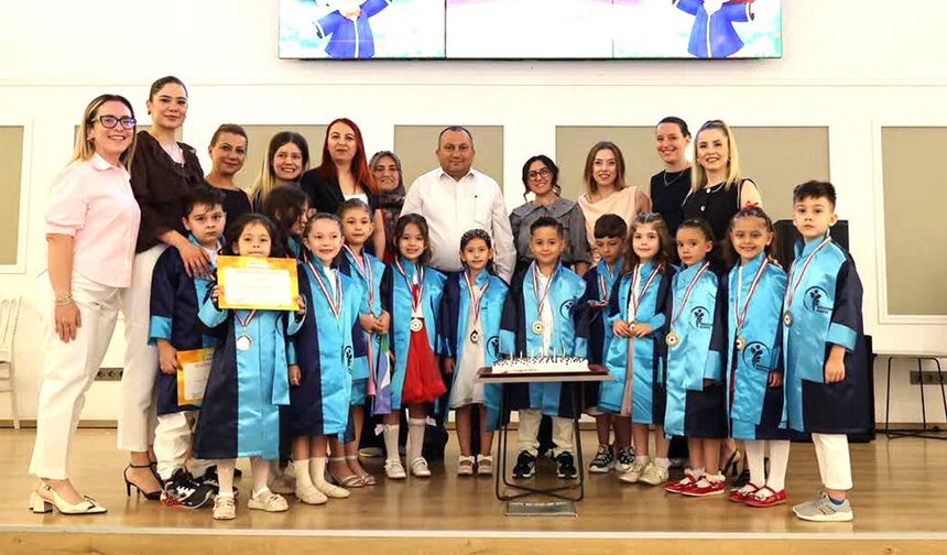 MERKEZEFENDİ’DE MİNİKLERİN MEZUNİYET HEYECANI