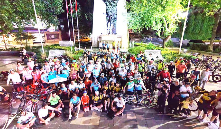 400 BİSİKLETLİ PEDAL ÇEVİRDİ